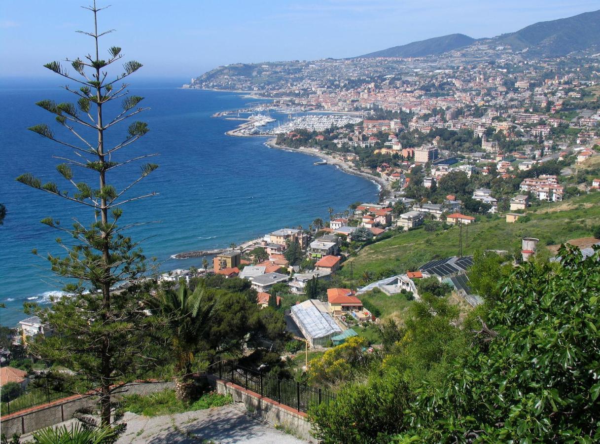 Appartamento Maison Du Port Vieux Sanremo Esterno foto