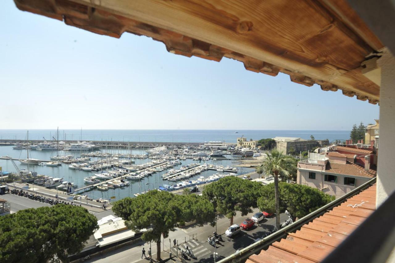 Appartamento Maison Du Port Vieux Sanremo Esterno foto